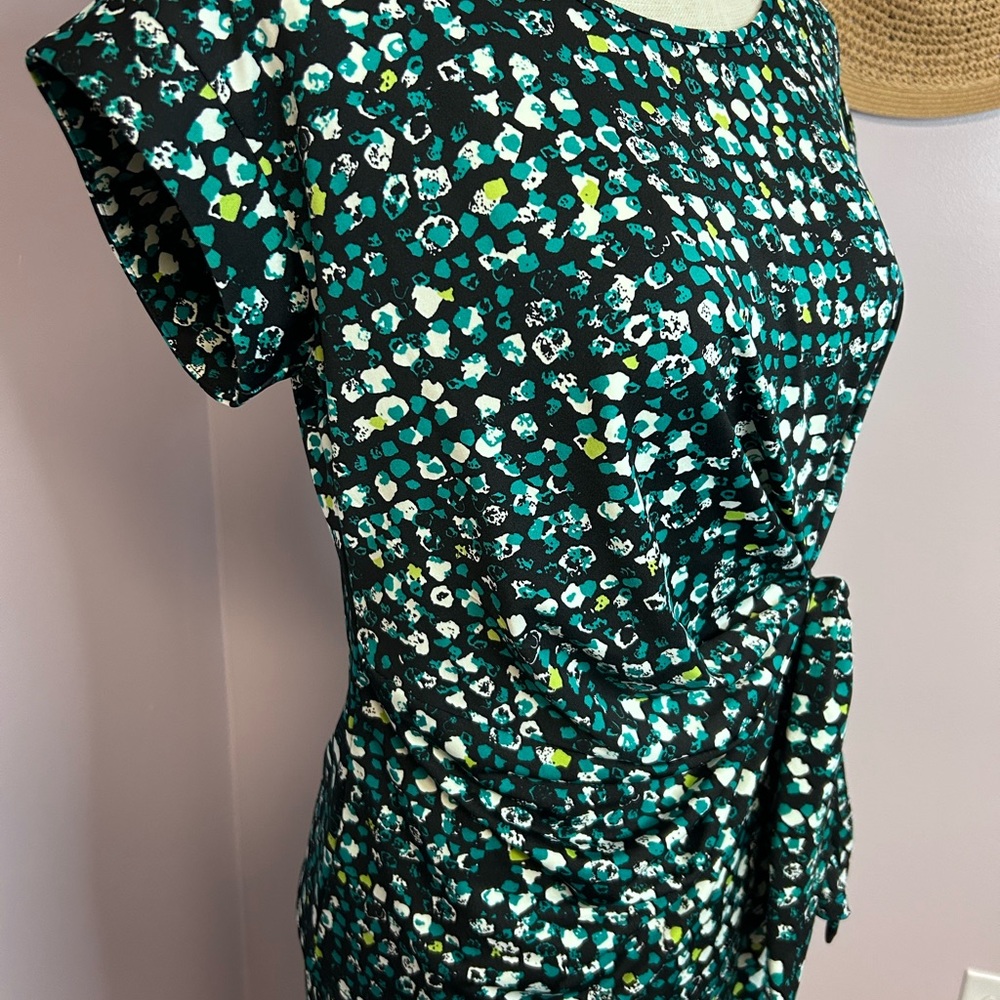 Kim Rogers -Beautiful skirt & short sleeve top. Petite Medium (size).